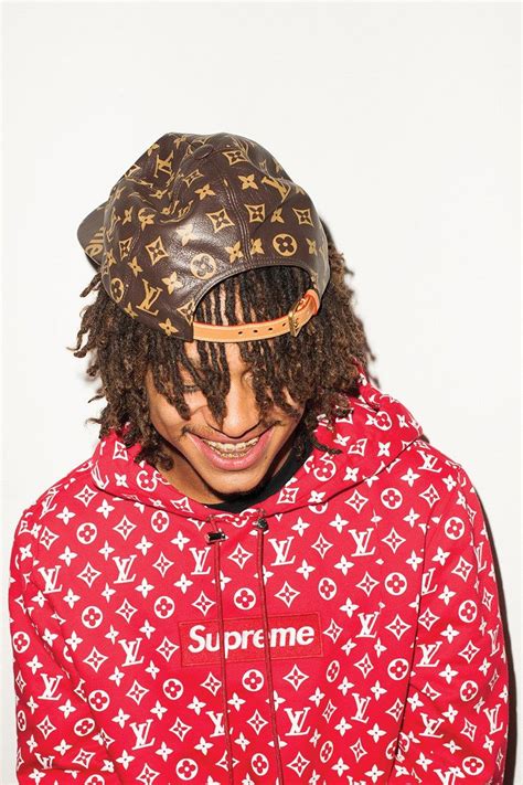 lv supreme sjaal|See the Entire Supreme x Louis Vuitton Collection Here.